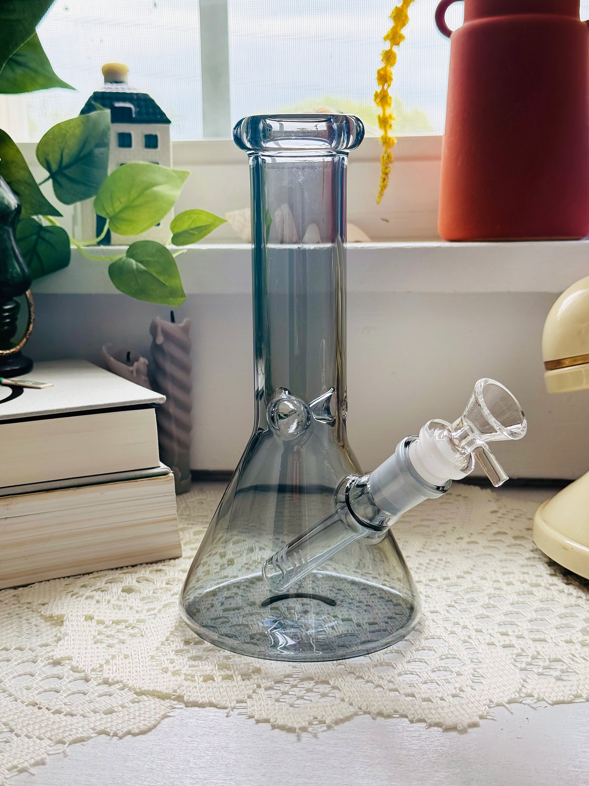 Opalescent Beaker Bong- Onyx