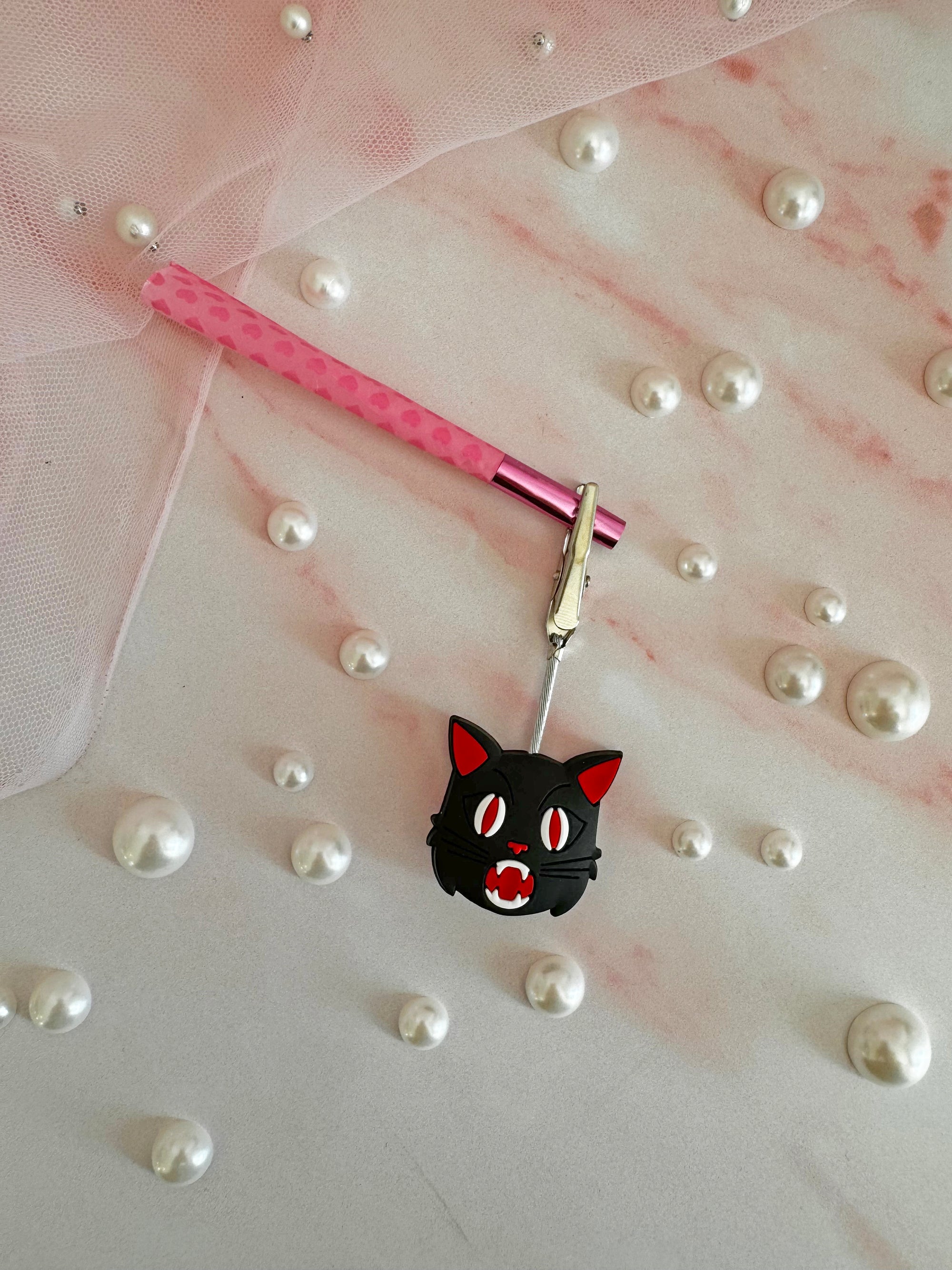 Black Cat J Clip