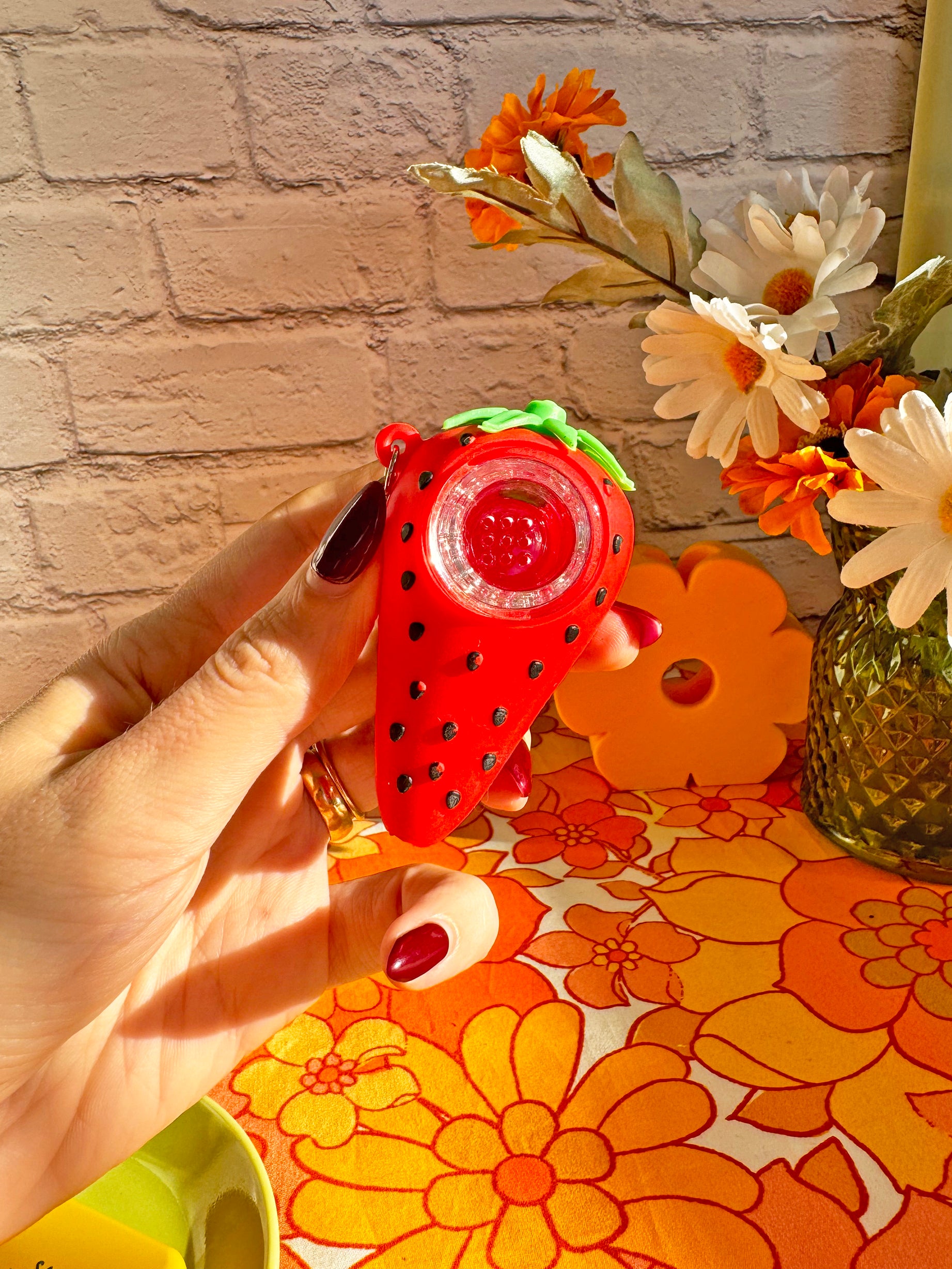 Portable Strawberry Pipe- Silicone