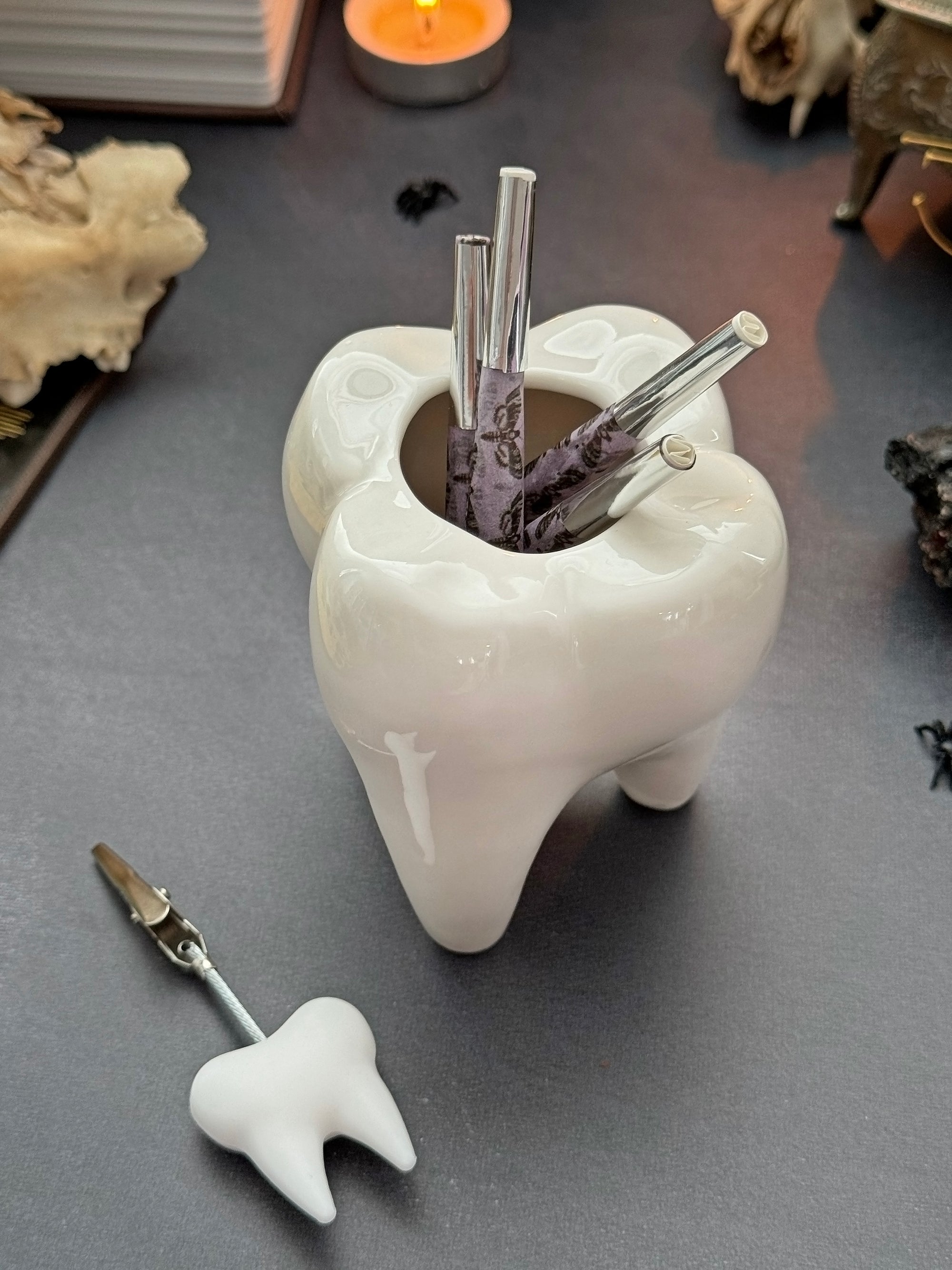 Tooth Ash Tray