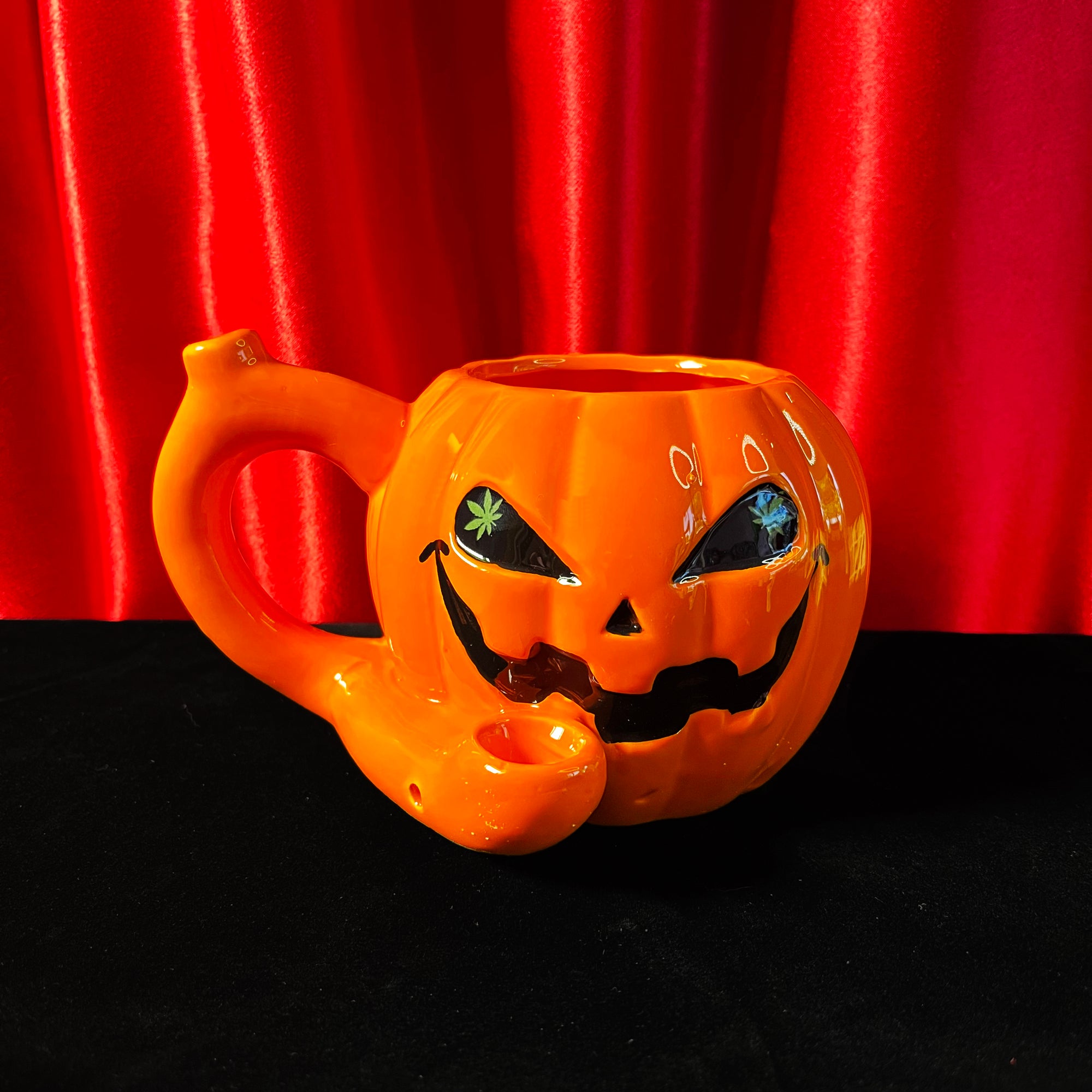 Jack-O-Lantern Mug Pipe